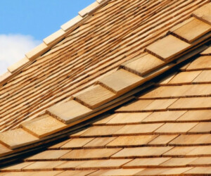 Close up of a shake roof.